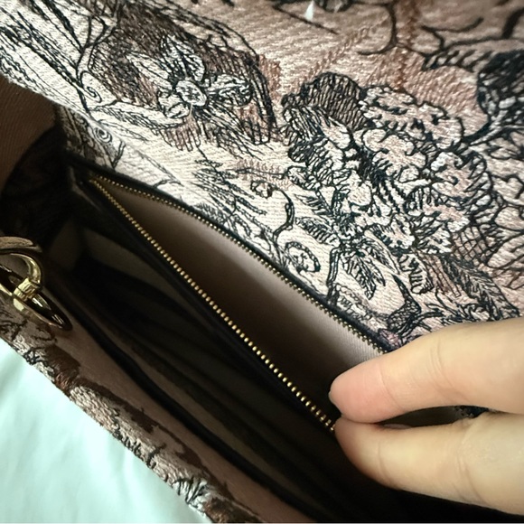 Dior Medium Lady D-Lite in Jardin Magique in Pink - Picture 12 of 16